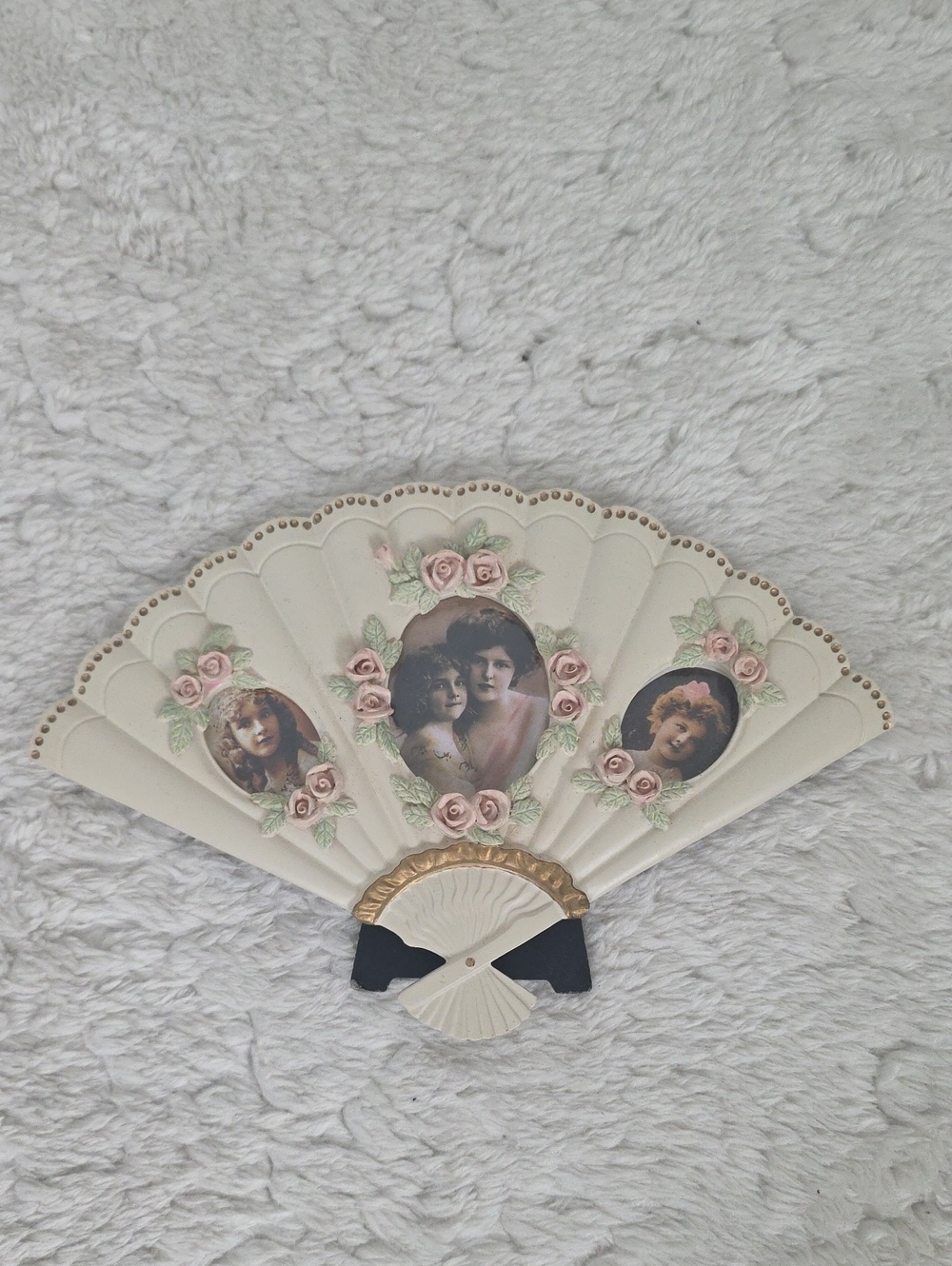 Vintage Decorative Hand Fan Wall Art in Cream with Pink Roses
